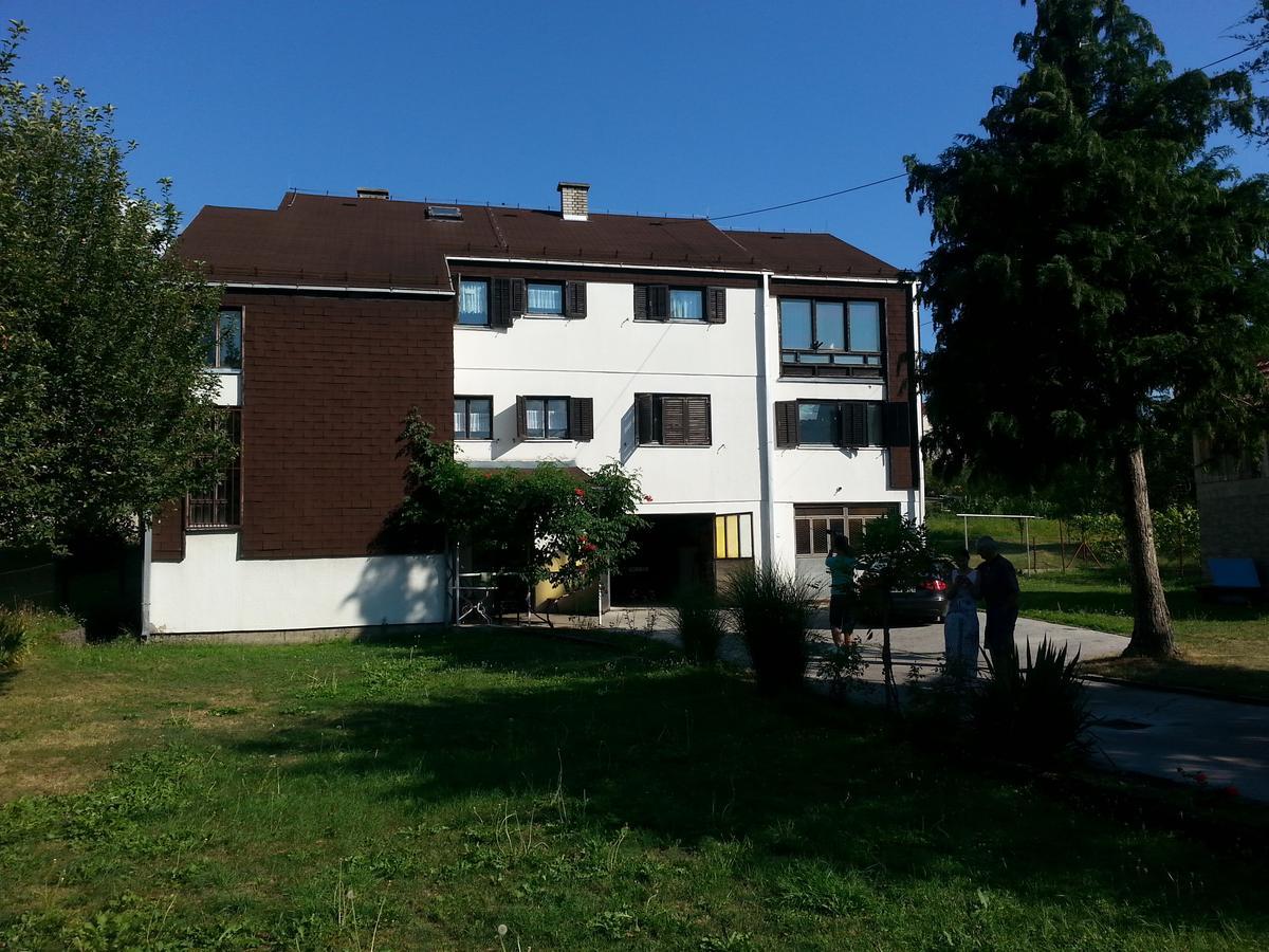 Guesthouse Trikic Drvar Eksteriør billede